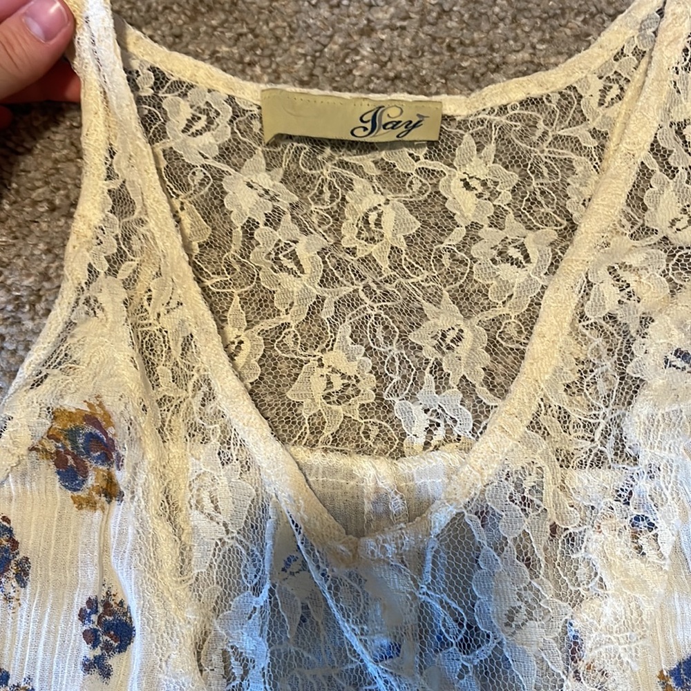 Lace top - Picture 2 of 4